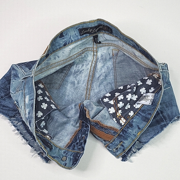 Lucky Brand Bleached Distressed Zoe Cut Off Shorts - Picture 15 of 17